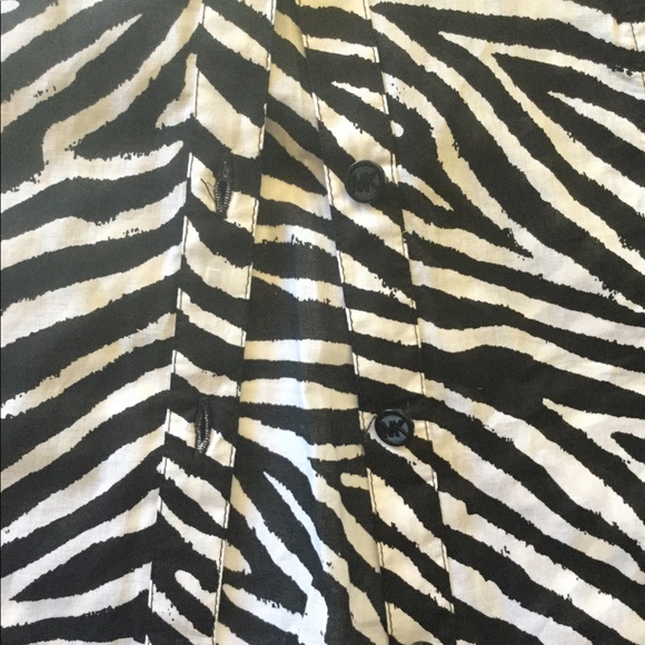 🚫sold🚫MK Michael Kors animal print button down shirt XS - Picture 3 of 4